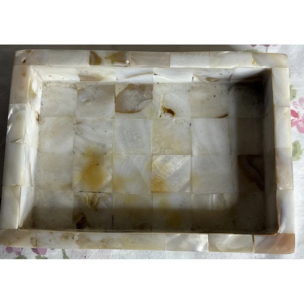 Capiz‎ Mother of Pearl Tissue Cover Soap Dish BB&B Vanity Accessory White 5.5